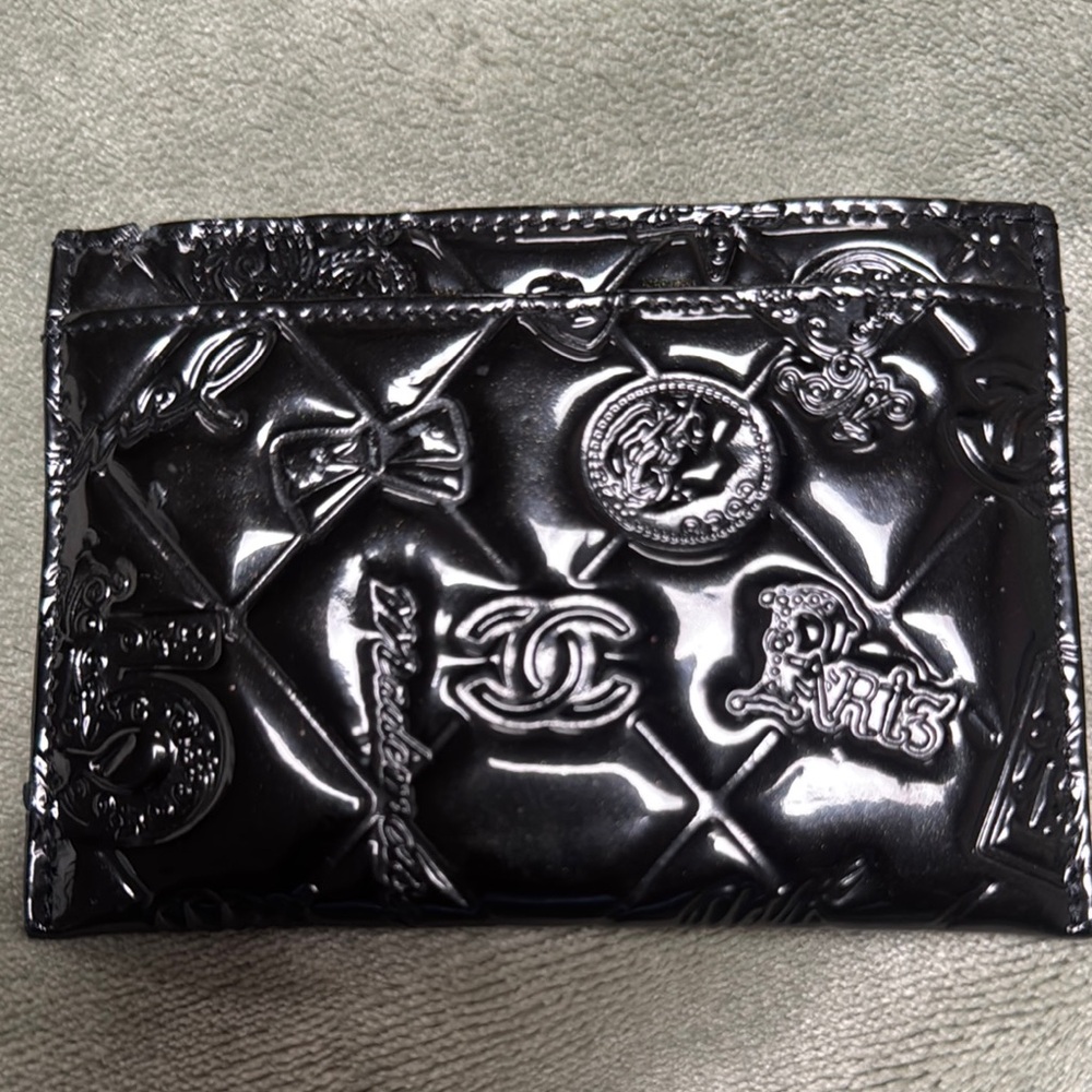 Chanel Black Patent Calfskin Lucky Symbols Cardholder